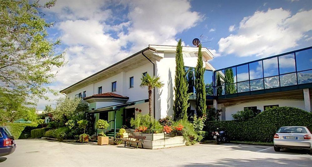 Hotel Santacroce Meeting Sulmona Exterior foto